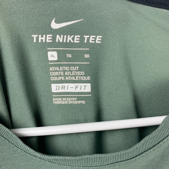 Nike Athletic Cut Basketball Shirt - Picture 3 of 4